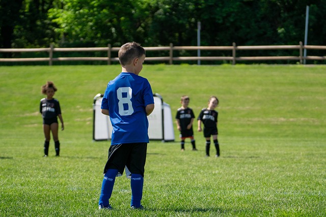 蒂法尼·斯特拉顿（Tiffany Stratton）遭受尴尬的衣柜故障，因为WWE被迫将直播电视直播到黑屏.